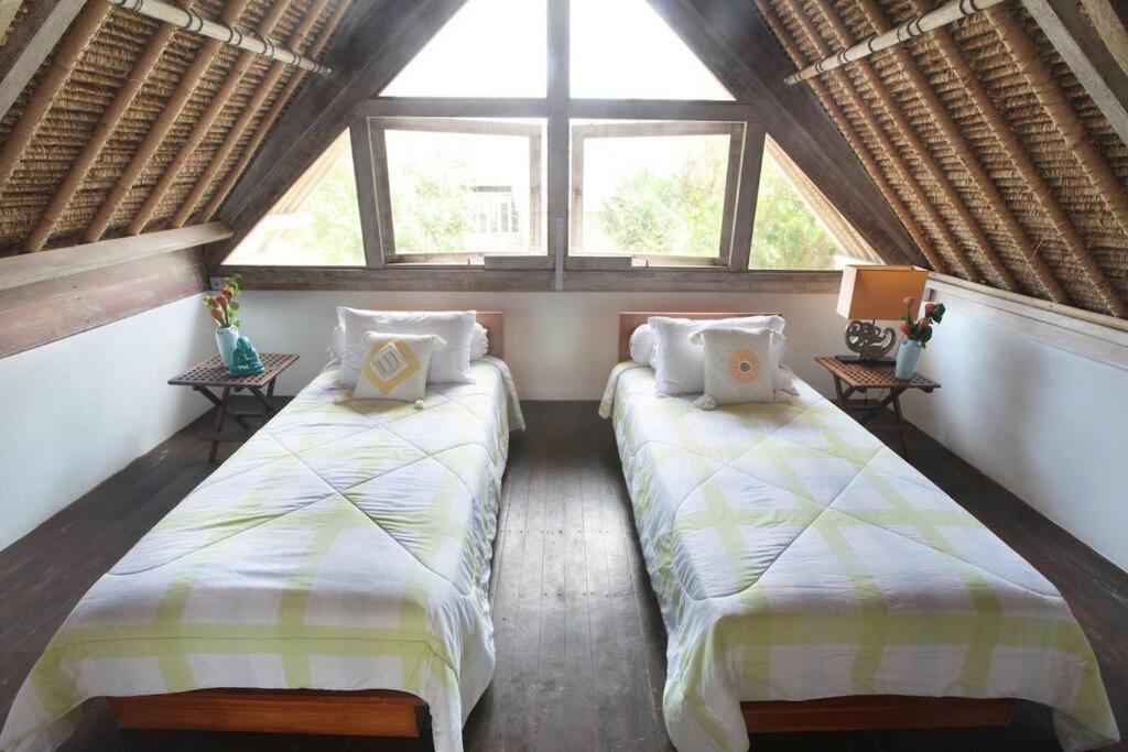Villa Lumba Lumba - Oceanfront & Spectacular View! Nusa Lembongan  Exterior photo