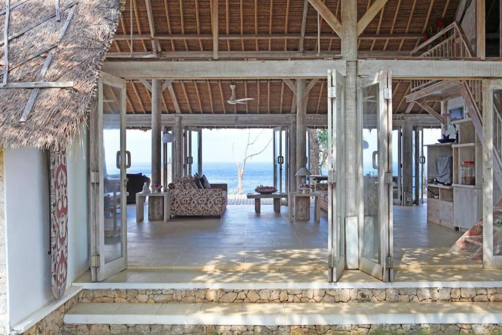 Villa Lumba Lumba - Oceanfront & Spectacular View! Nusa Lembongan  Exterior photo