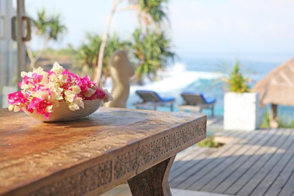 Villa Lumba Lumba - Oceanfront & Spectacular View! Nusa Lembongan  Exterior photo