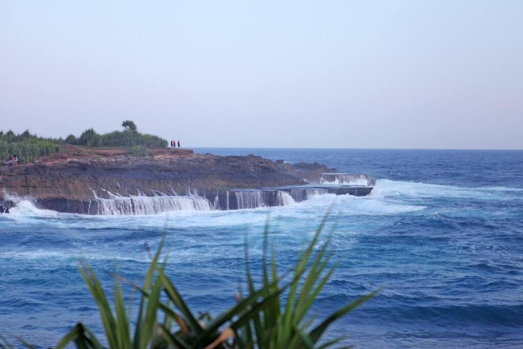 Villa Lumba Lumba - Oceanfront & Spectacular View! Nusa Lembongan  Exterior photo
